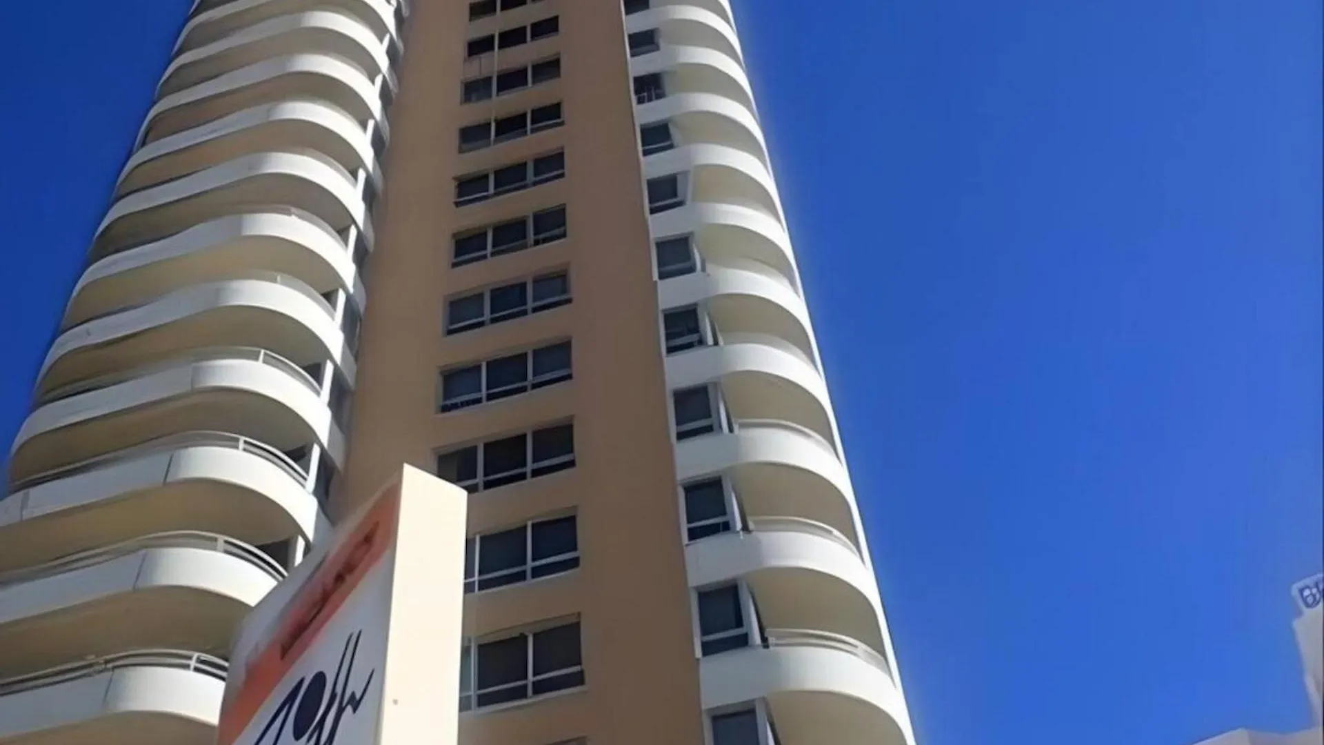 公寓 Beachfront Escape Zenith - Ocean Views, Pool, Spa 黄金海岸