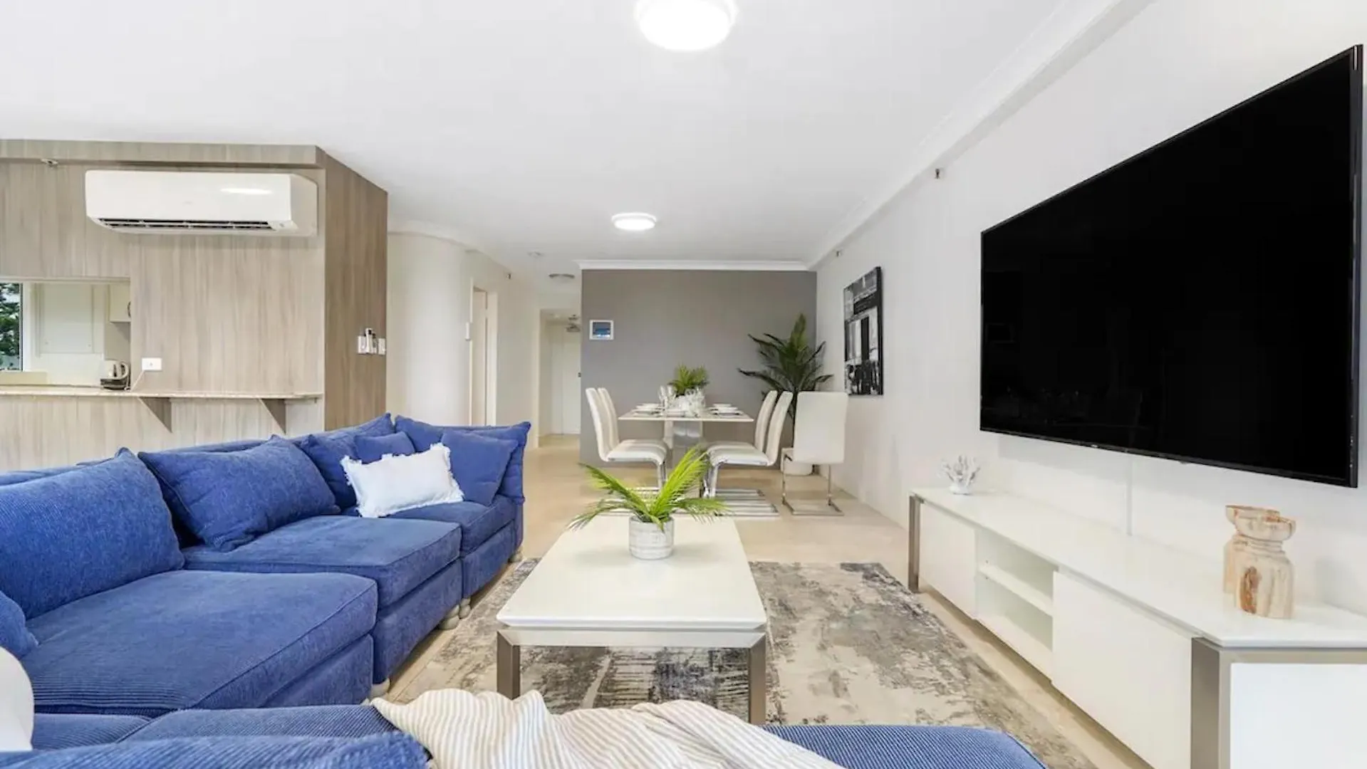 Beachfront Escape Zenith - Ocean Views, Pool, Spa Gold Coast